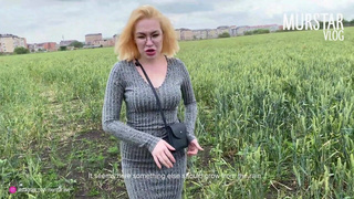 Русская блогерша отсосала пенис парня и трахнулась в киску на улице
